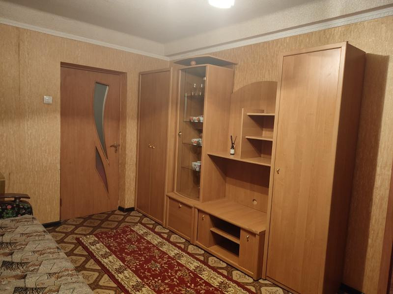 Сдается 3 - х комнатная квартира, ул. Матёкина, ориентир школа № 150, арт. 141