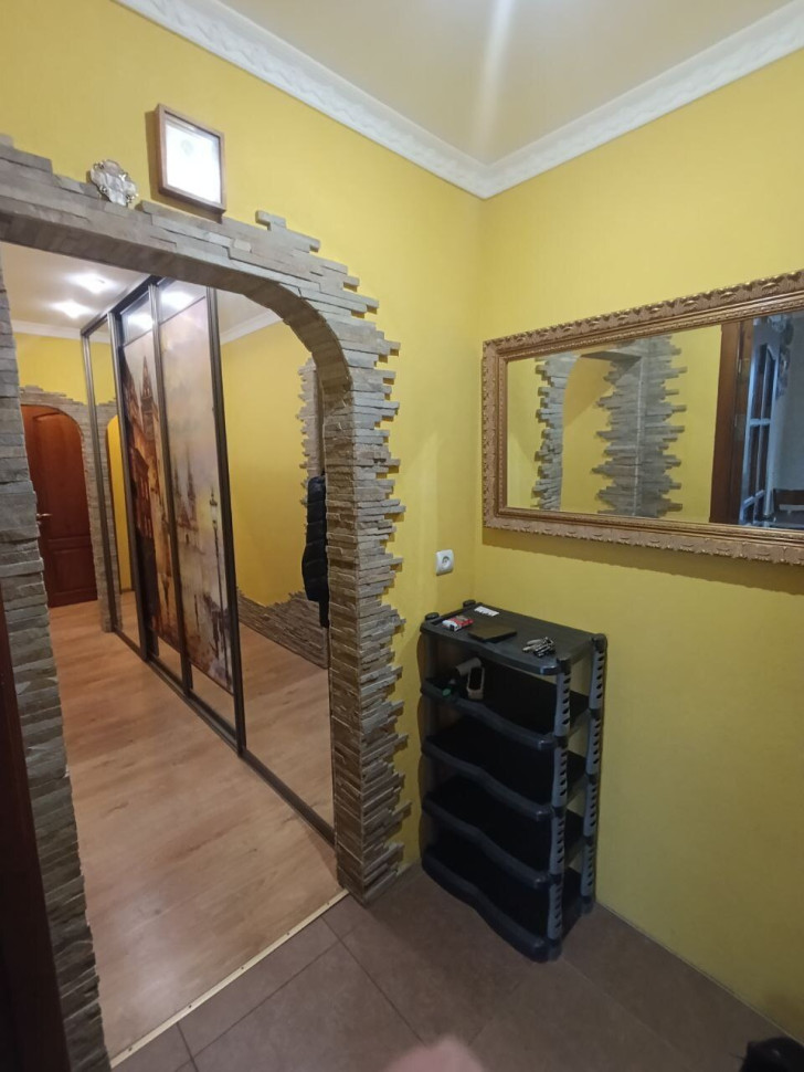 Продается 3 - х комнатная квартира, ул. 230-й Стрелковой Дивизии, арт. 4564
