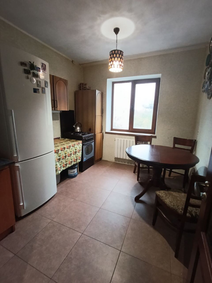 Продается 3 - х комнатная квартира, ул. 230-й Стрелковой Дивизии, арт. 4564