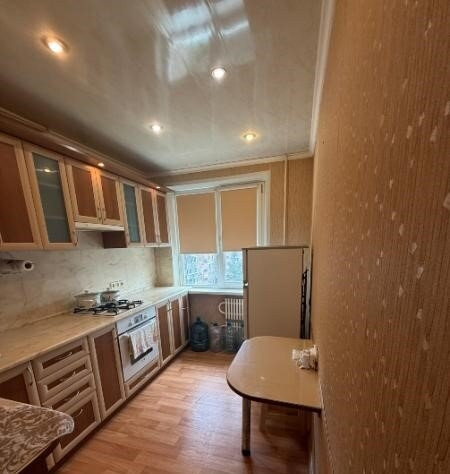 Продается 2 - х комнатная квартира, ул. Петровского, ориентир Петровский мост, арт. 6258