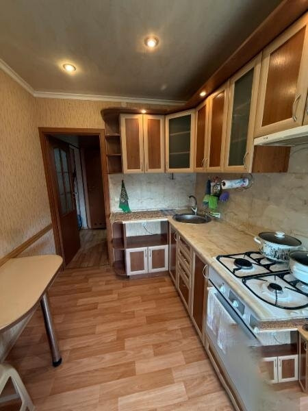 Продается 2 - х комнатная квартира, ул. Петровского, ориентир Петровский мост, арт. 6258