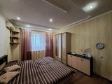 Продается 3 - х комнатная квартира, Цветочный арт 2758