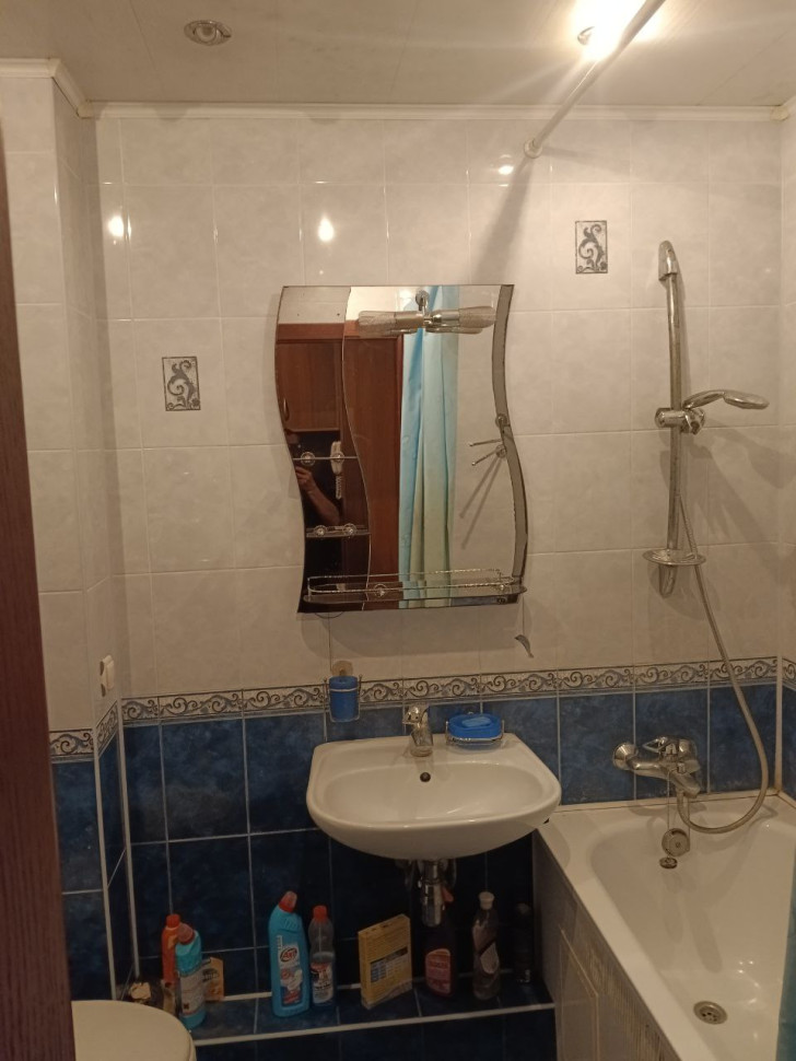 Продается 2 - х комнатная квартира, пл. Петровского, арт.4696 