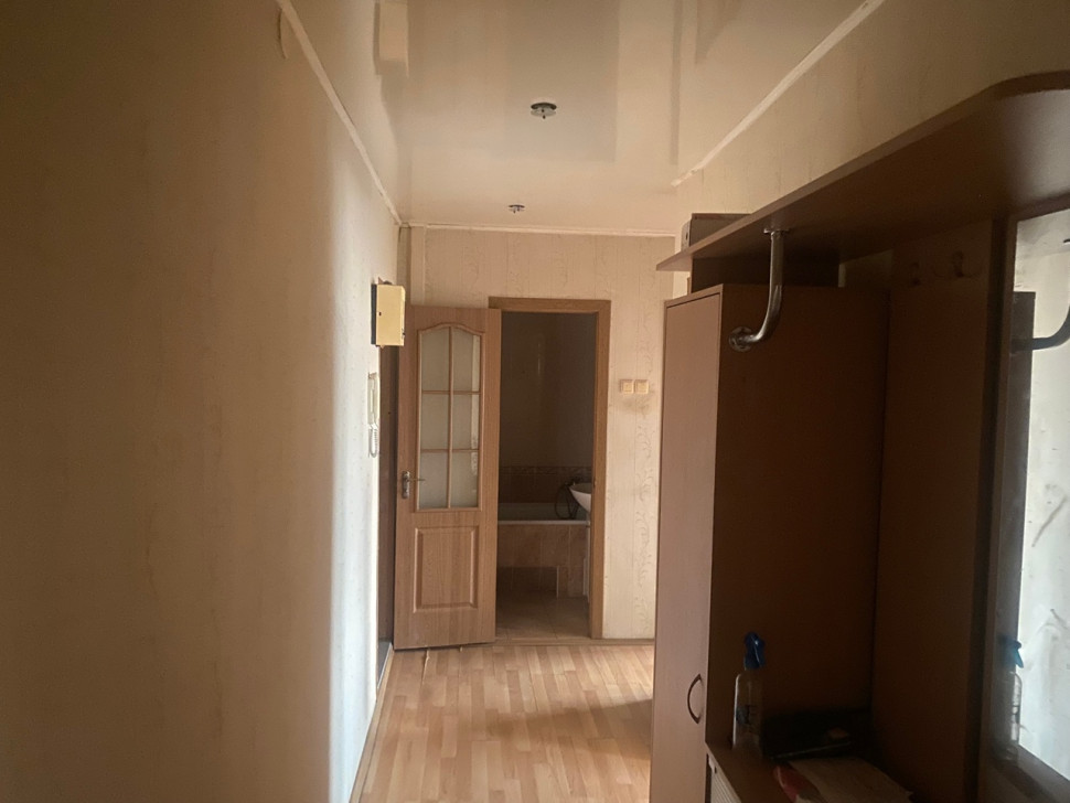 Продается 3 - х комнатная квартира, ул. 230-й Стрелковой Дивизии, ориентир "Майский рынок", арт. 4645