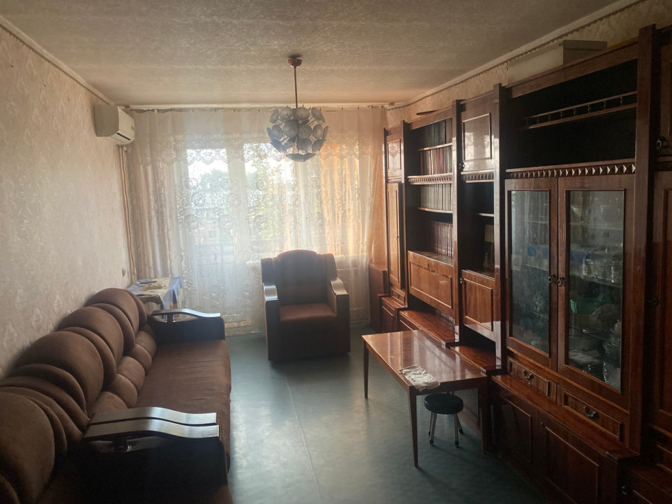 Продается 3 - х комнатная квартира, ул. 230-й Стрелковой Дивизии, ориентир "Майский рынок", арт. 4645