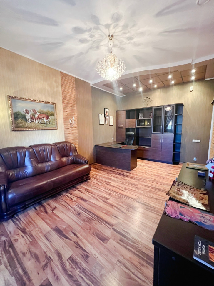 Продается 3 - x комнатная квартира, бульвар Школьный 24 б, арт. 4704