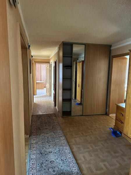 Продается 4-х комнатная квартира, ул. Артема, арт. 5352