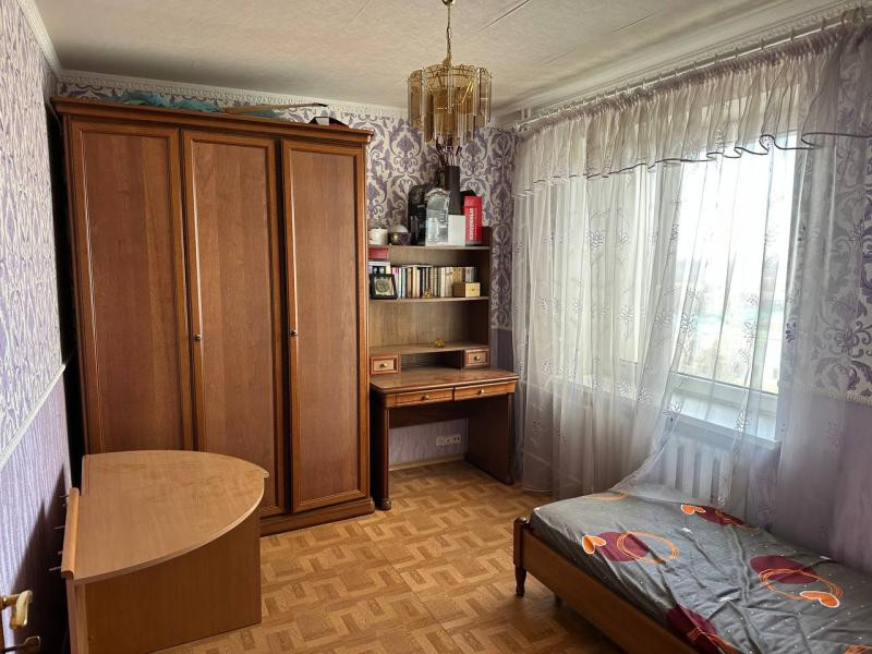 Продается 4-х комнатная квартира, ул. Артема, арт. 5352