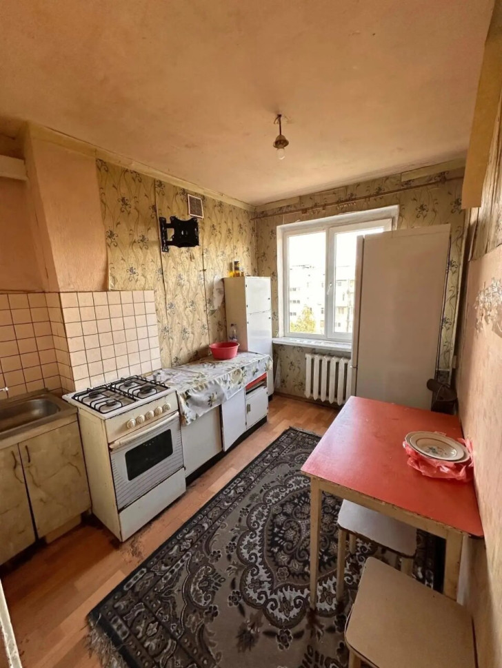 Продается 2 - х комнатная квартира, ориентир бывшая "Галактика", арт. 6198