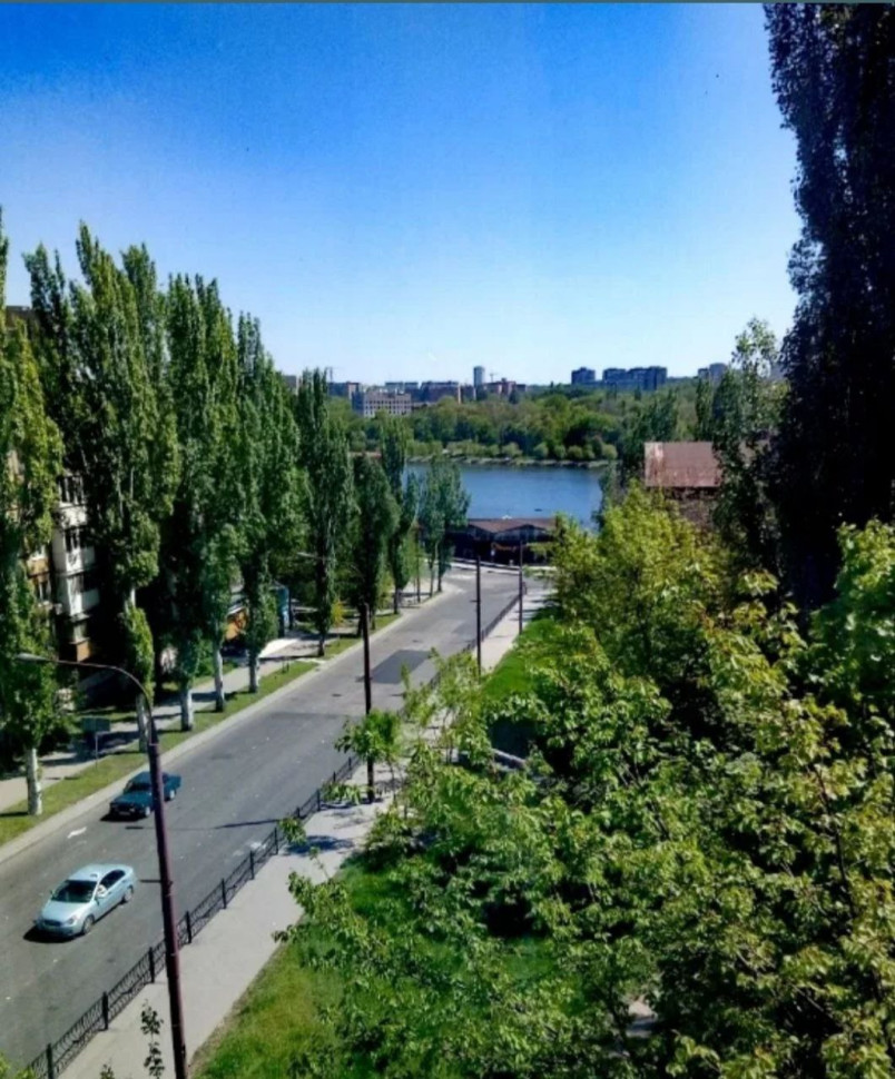Продается 2 - х комнатная квартира, пр.-т Гурова, ориентир пл. Конституции, арт. 4914