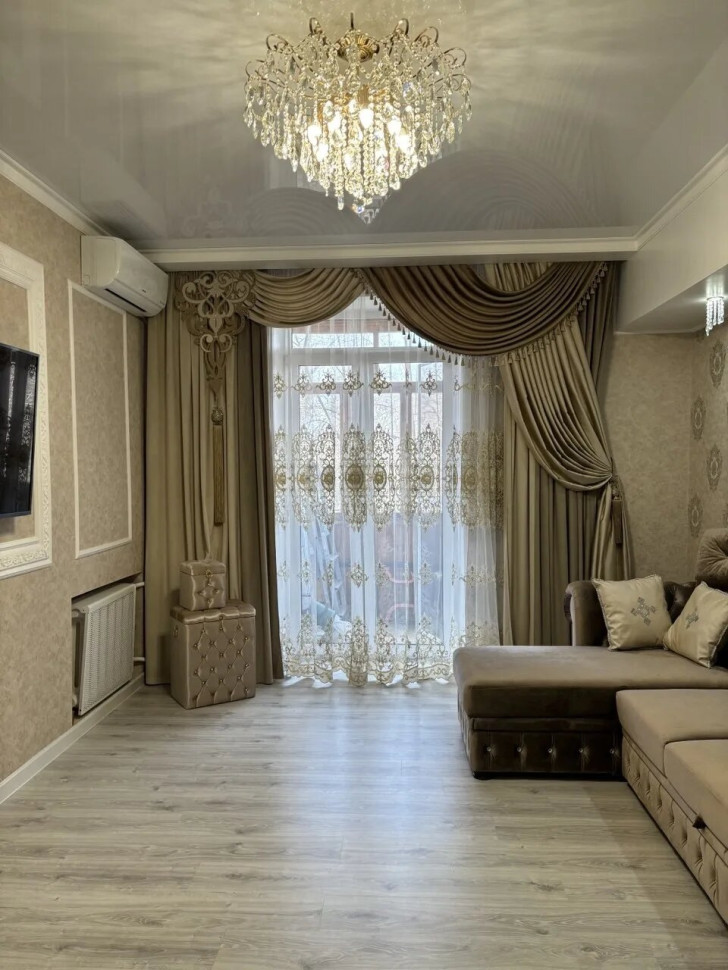 Продается 2 - х комнатная квартира, ул. Университетская, арт. 6057