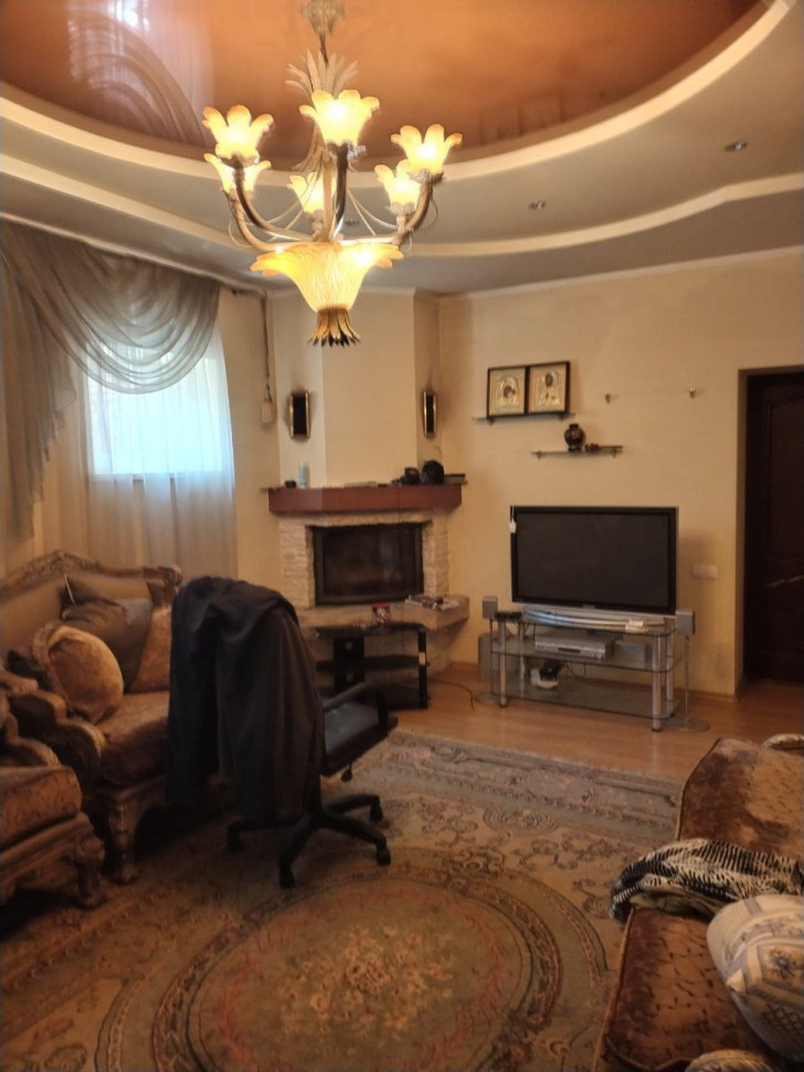 Продается 3 - х этажный дом, ул. Успенского, арт. 4725