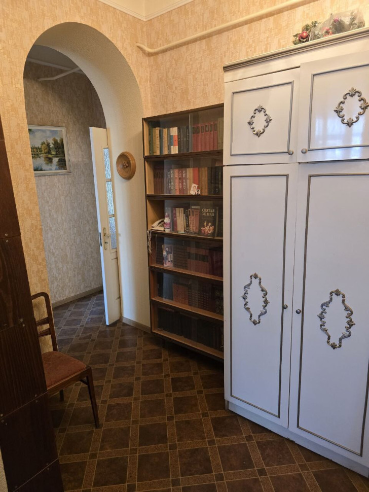 Сдается 2 - х комнатная квартира, ул. Артема (Латинский квартал) арт 232