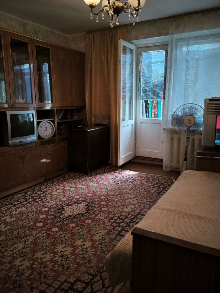Продается 1 комнатная квартира, ул. Артема, ориентир рынок "Маяк", арт. 6070