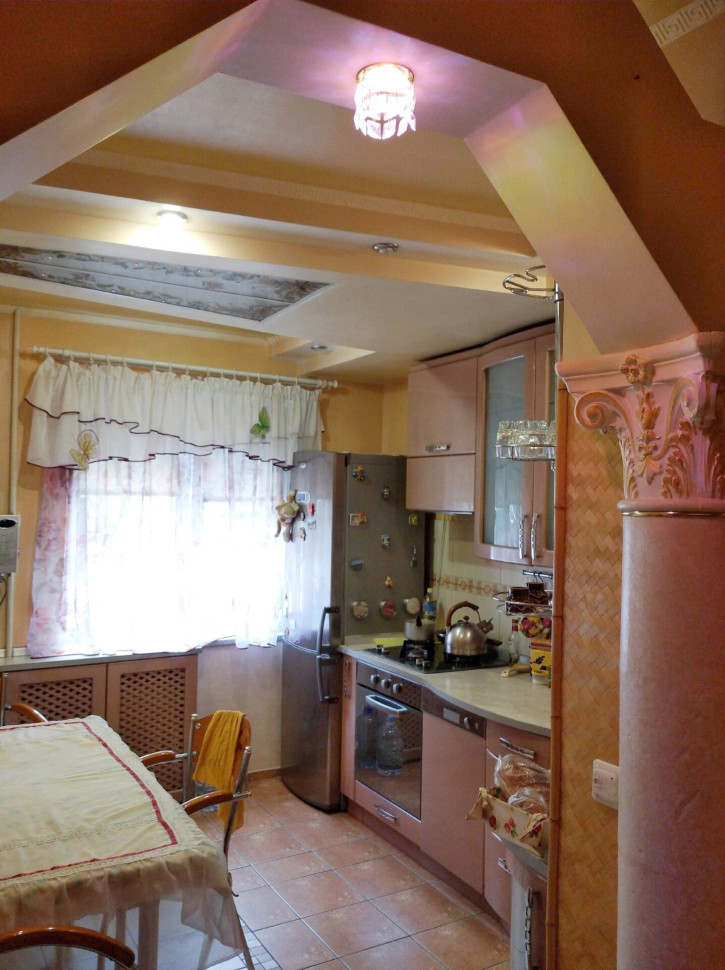 Продается 3 - х комнатная квартира, ул. Артёма арт 4432