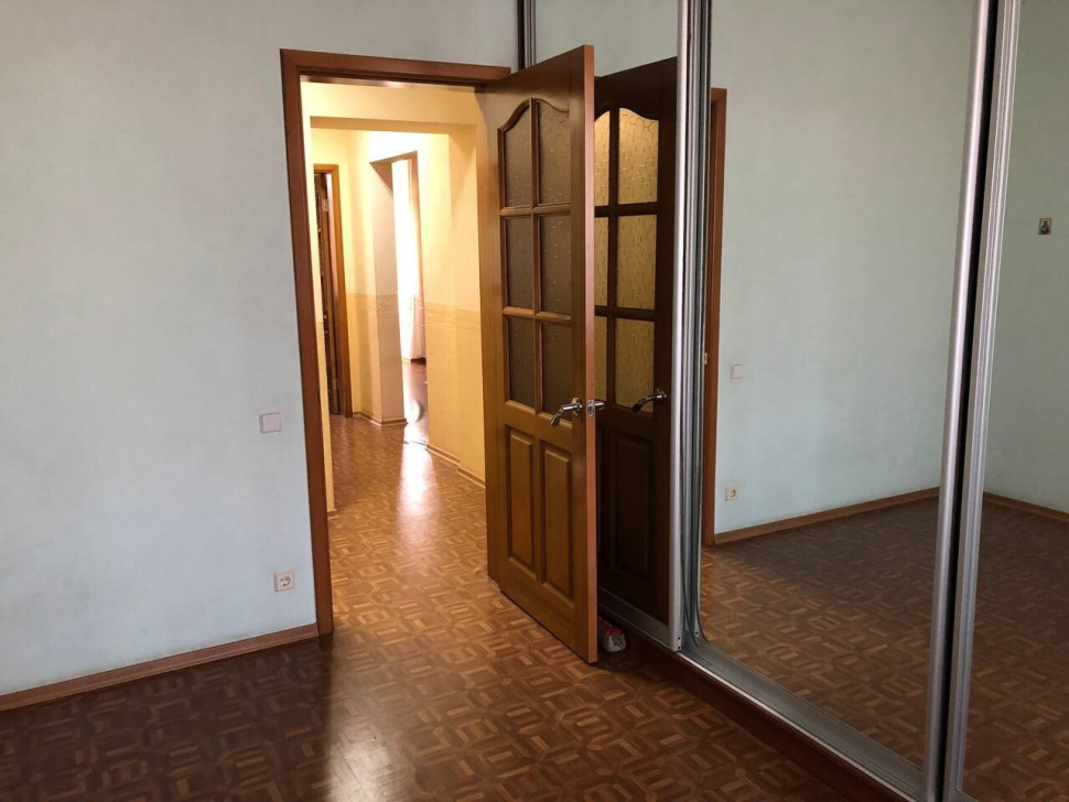 Продается 3 - х комнатная квартира, ул. Антропова (Майский рынок)  арт 4437