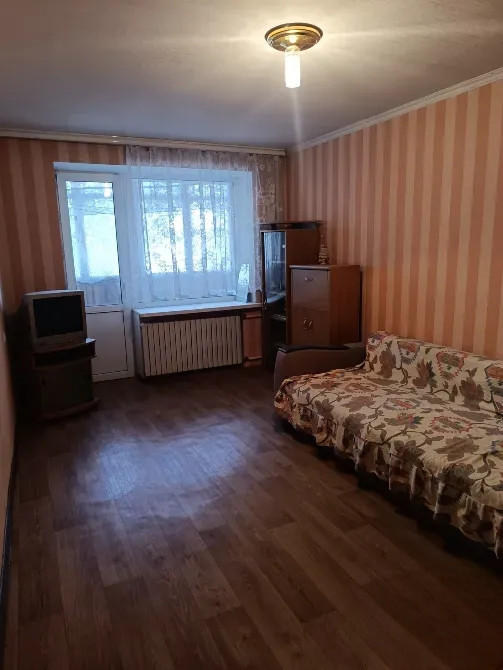 Продается 2 - х комнатная квартира, пл. Конституции, арт. 6227