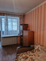 Продается 2 - х комнатная квартира, пл. Конституции, арт. 6227