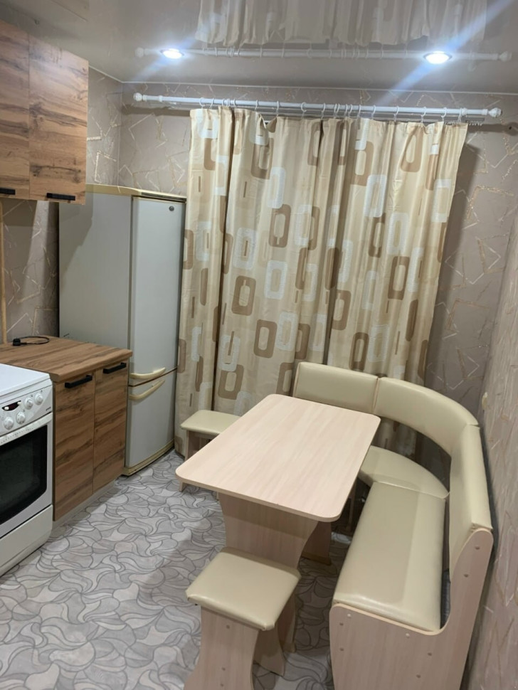 Продаётся 2-х комнатная квартира, Азотный арт. 4542