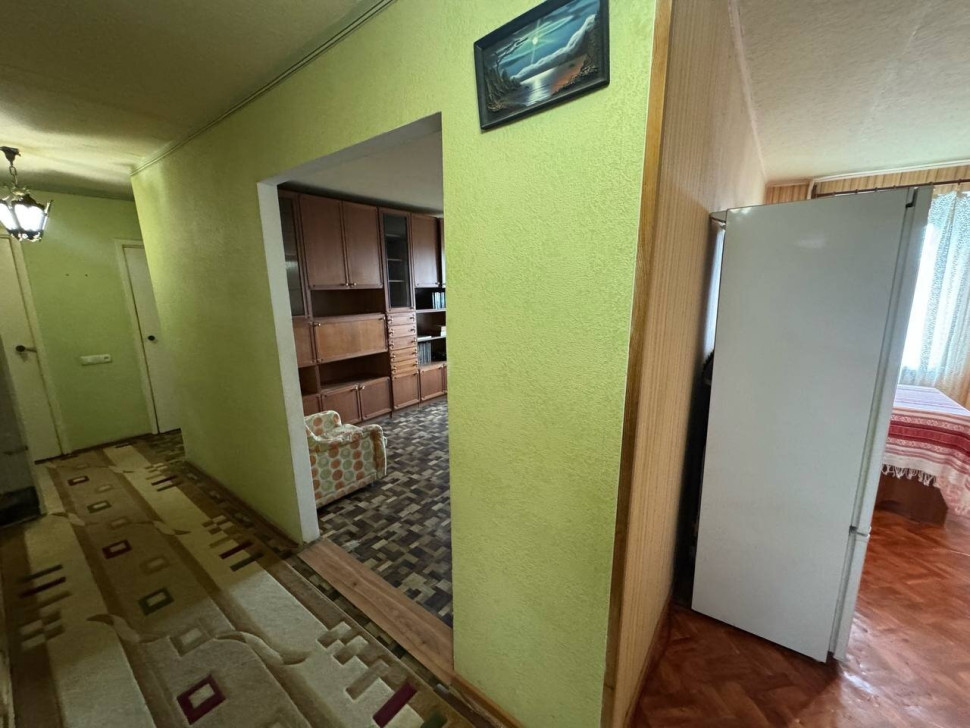 Продаётся 3-х комнатная квартира, ул. Артёма, ориентир ТК "Маяк",арт. 6006