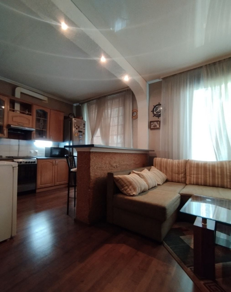 Продается 2 - х комнатная квартира, проспект Киевский д. 9, ориентир "Ветка", арт. 4876