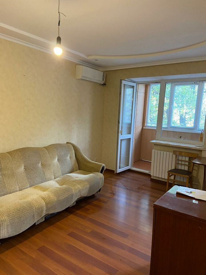 Продается 3 - х комнатная квартира, проспект Киевский д.62, арт. 4877
