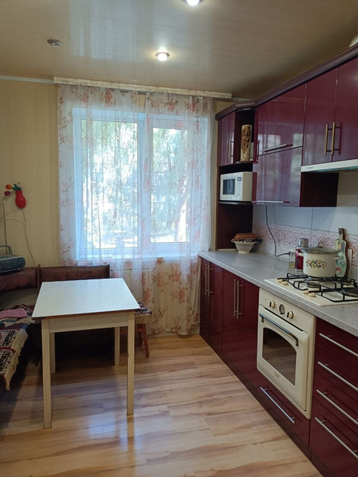 Продается 3 - х комнатная квартира, ул. Добровольского арт 4119